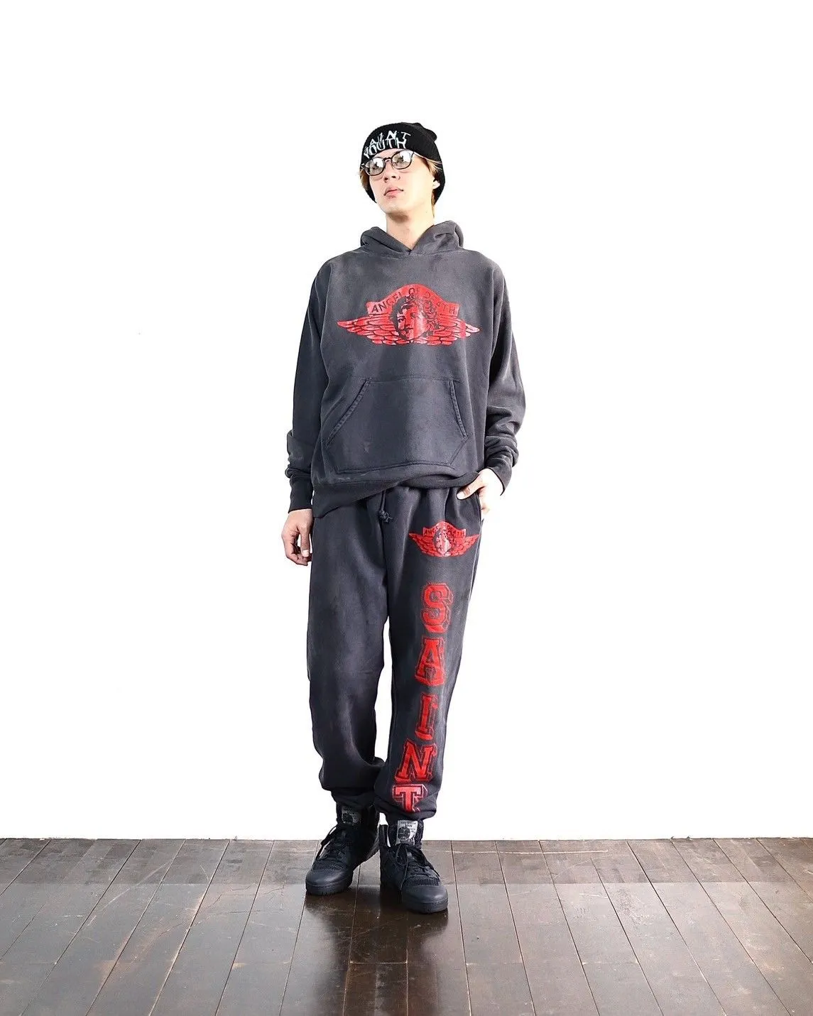 SAINT Mxxxxxx ANGEL SWEAT PANTS/BLK Angel Reborn Crack Print Distressed Sweatpants, Washed Black S-XL Assute Dyeing, Full Spray Fade, Heavy Fermentation Washing, Made with NEW VINTAGE Texture, Four Needles and Six Threads from the Factory, Boneless Patchwork, More Comfortable to Wear, Genuine Level Crack Print/Accessories Restored